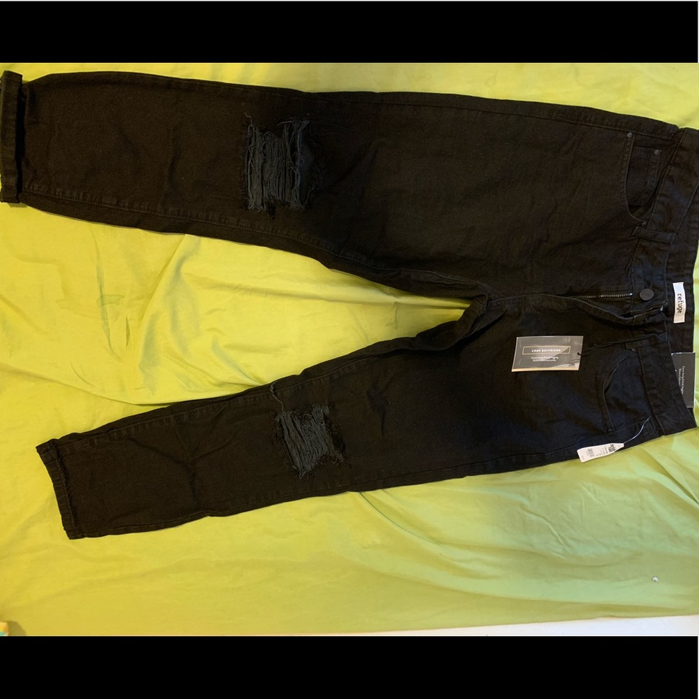 Black cropped jeans